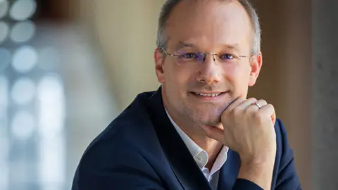 Ludm&aacute;ny D&eacute;nyes