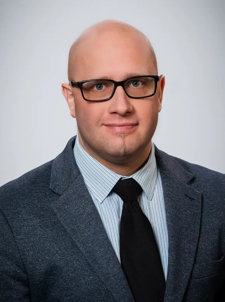 &nbsp;Simon Bal&aacute;zs